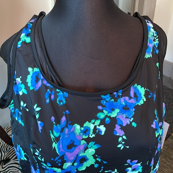 NWT hard to find plus size 34 skirted swimsuit fully lined built in support - Picture 2 of 10